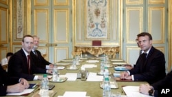 Mark Zuckerberg et Emmanuel Macron au Palais de l'Elysée le 10 mai 2019.