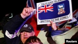 Cư dân quần đảo Falklands hy vọng cuộc bỏ phiếu sẽ gửi đi một tín hiệu, không chỉ tới Buenos Aires, mà còn tới cả thế giới, rằng họ vẫn muốn nằm dưới sự cai quản của Anh Quốc.