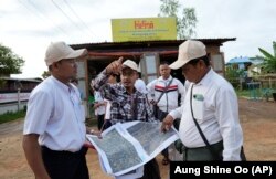 เจ้าหน้าที่สำรวจสำมะโนประชากรของรัฐบาลทหารเมียนมาออกเก็บข้อมูลในกรุงเนปิดอว์ เมื่อ 1 ต.ค. 2567