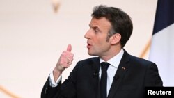 Rais wa Ufaransa Emmanuel Macron akitoa hotuba kuelezea mkakati mpya wa Ufaransa kwa Afrika kabla ya ziara yake huko Afrika ya Kati, mjini Paris. REUTERS
