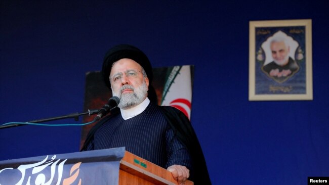 ARCHIVO - El presidente de Irán, Ebrahim Raisi, habla durante un acto oficial el 5 de enero de 2024.