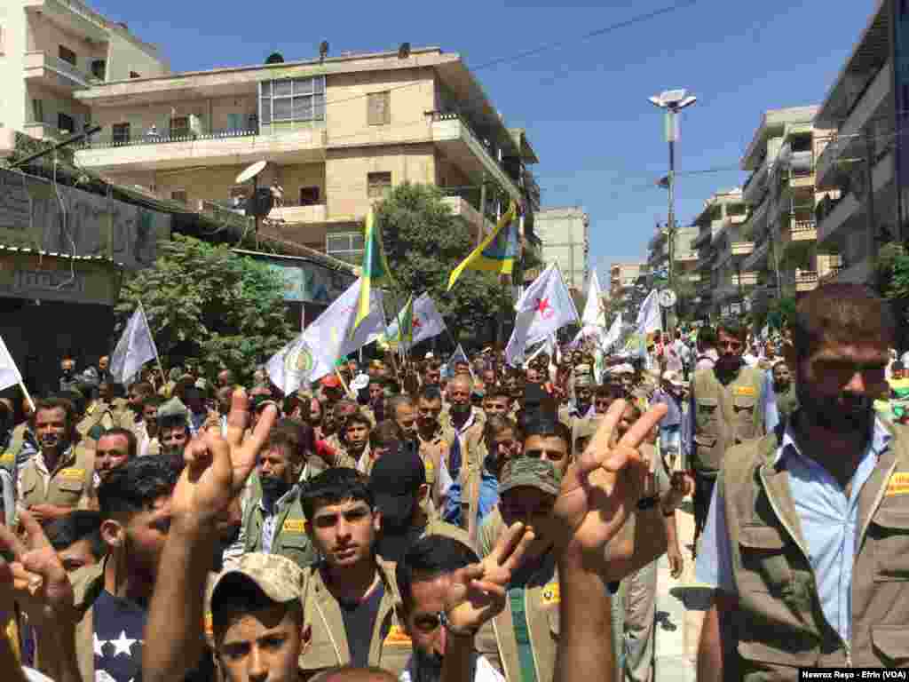 Xwepêşandana Gelê Efrînê li Dij Bombebarana Berdewam ya Artêşa Tirkiyê Û Grûbên Çekdar