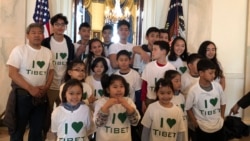 བོད་ཕྲུག་ཚོ་ཕོ་བྲང་དཀར་པོར་ལྟ་སྐོར།