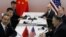 美國國務卿蓬佩奧（右）與中國外長王毅（左）2019年8月1日在泰國曼谷舉行的東盟外長會議期間舉行會晤。