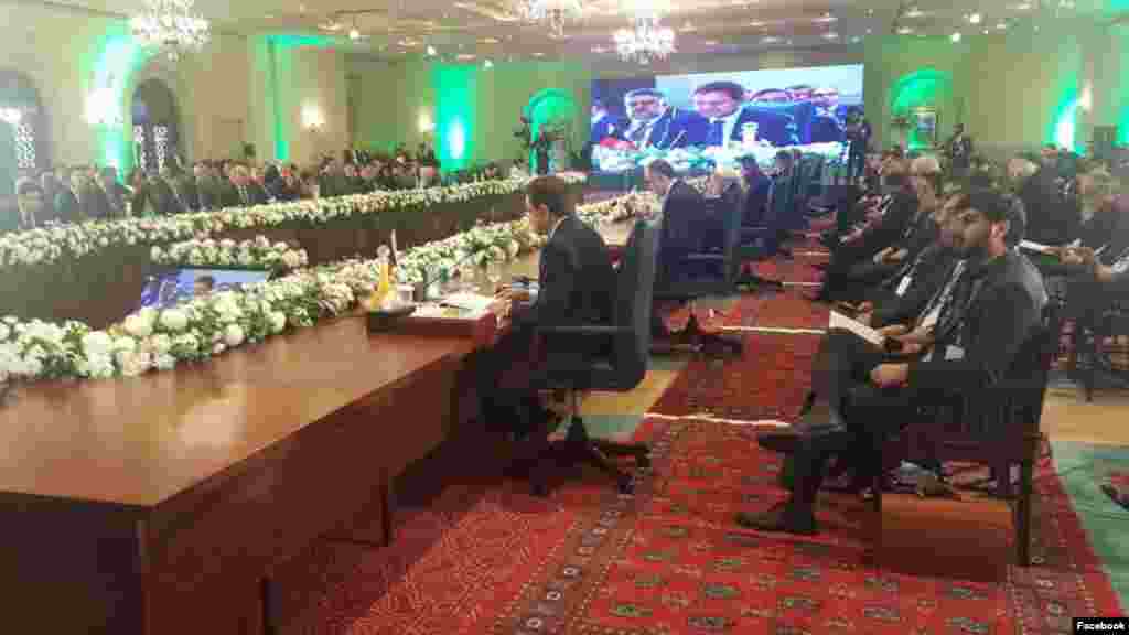 کابل کی نمائندگی اسلام آباد میں تعینات افغان سفیر عمر زاخیلوال نے کی۔