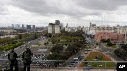 Más de 1500 líderes empresarios extranjeros y locales participaron en un foro de tres días en Buenos Aires organizado por el gobierno para atraer inversiones.