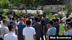 Əfqan miqrantlar Bakıda etiraz aksiyası keçirib 
