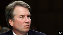 El nominado para la Corte Suprema de EE.UU., Brett Kavanaugh enfrenta la acusación de una mujer que afirma que fue atacada sexualmente por él cuando ambos están en la escuela secundaria, hace más de 30 años.