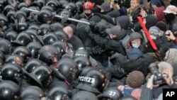 Sukob policije i demonstranata u Kijevu