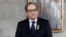 Le nouveau président de la région Catalogne, l'indépendantiste Quim Torra, lors d'une cérémonie officielle de prestation de serment au Palais de la Generalitat à Barcelone le 17 mai 2018. AFP PHOTO / POOL / Alberto Estévez