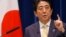 日本首相安倍在东京的一个记者会上讲话 （2015年5月14日 资料照片）