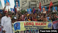 د بې درکه سندهيانو دپاره غږ پورته کوونکي تنظيم د حېدراباد نه ترکراچۍ خواؤشا ۱۵۰ کلومیټره پېدل لاريون کړی دی،