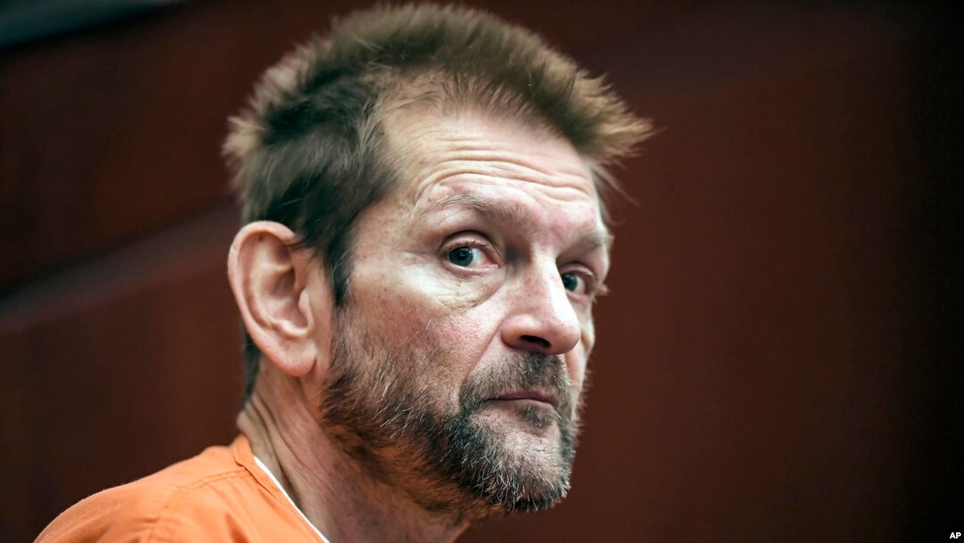 Adam Purinton, yang didakwa dengan kejahatan kebencian terkait penembakan di Olathe Austins bar, menghadiri sidang di Pengadilan Distrik Johnson County, Olathe, Kansar, 15 Mei 2017.