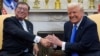 Presiden Donald Trump bertemu dengan Perdana Menteri Jepang Shigeru Ishiba di Ruang Oval Gedung Putih, Jumat, 7 Februari 2025, di Washington. (Foto: AP/Alex Brandon)