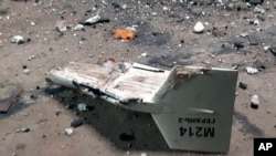 這張未註明日期的照片顯示的是烏克蘭軍方所說的在烏克蘭庫普揚斯克附近被擊落的伊朗沙希德無人機殘骸。