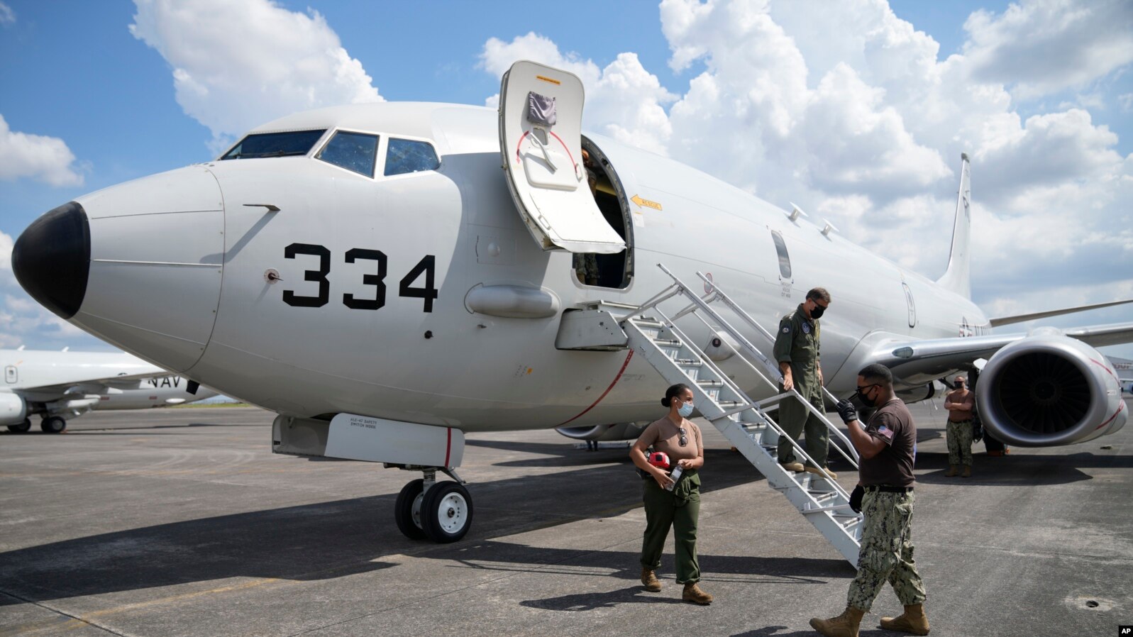 АРХИВА - Американскиот авион „P-8A Poseidon“ прикажан во воздухопловната база Кларк, провинцијата Пампанга, Филипини, 20 март 2022 година. Кина соопшти дека распоредила сили за да го предупреди и надгледува американскиот „P-8A“ над Тајванскиот теснец.