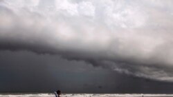VOA: EE.UU. Huracán Dorian acecha la costa Este