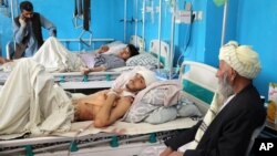 جمعرات کو ایئرپورٹ کے قریب حملوں کے بعد بڑی تعداد میں زخمیوں کو اسپتالوں میں داخل کیا گیا ہے۔