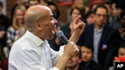 FILE - Sen. Cory Booker (Democrat-New Jersey) speaks at a get-out-the-vote event hosted by the NH Young Democrats at the University of New Hampshire in Durham, New Hamshire, Oct. 28, 2018. 