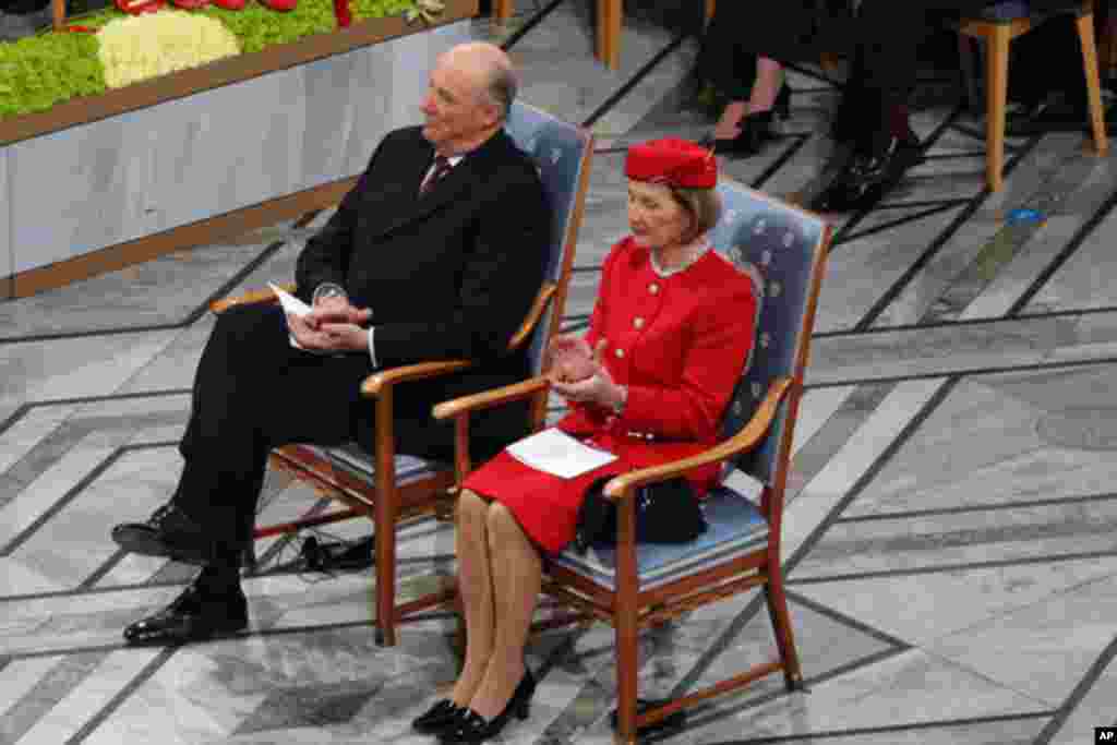 挪威国王哈拉尔五世和王后索妮娅