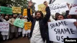 Demonstrators shout slogans in response to U.S. President Donald Trump's recognition of Jerusalem as Israel's capital during a protest in Peshawar, Pakistan Dec. 12, 2017. 