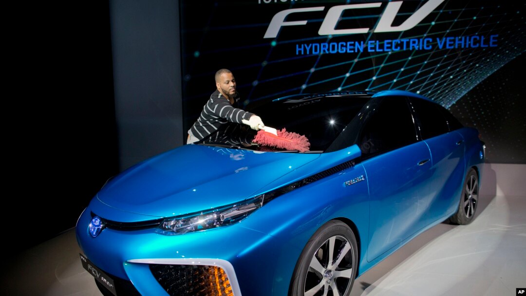 El FCV de Toyota es un auto que funciona con pila de hidrógeno. Estará a la venta en 2015.