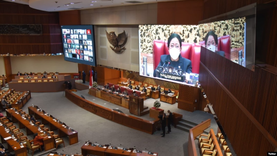 Suasana sidang Pembicaraan Tingkat II/Pengambilan Keputusan atas RUU Ibu Kota Negara menjadi Undang-Undang dalam Rapat Paripurna Ke-13 DPR RI Masa Persidangan III Tahun Sidang 2021-2022, Selasa, 18 Januari 2022. (Foto: ilustrasi/twitter@DPR_RI)