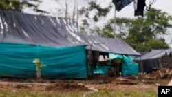 En el sur del país, y especialmente la zona de Tumaco, hay más de 12.000 miembros del ejército y la policía que buscan a alias "Guacho", uno de los jefes de la disidencia.