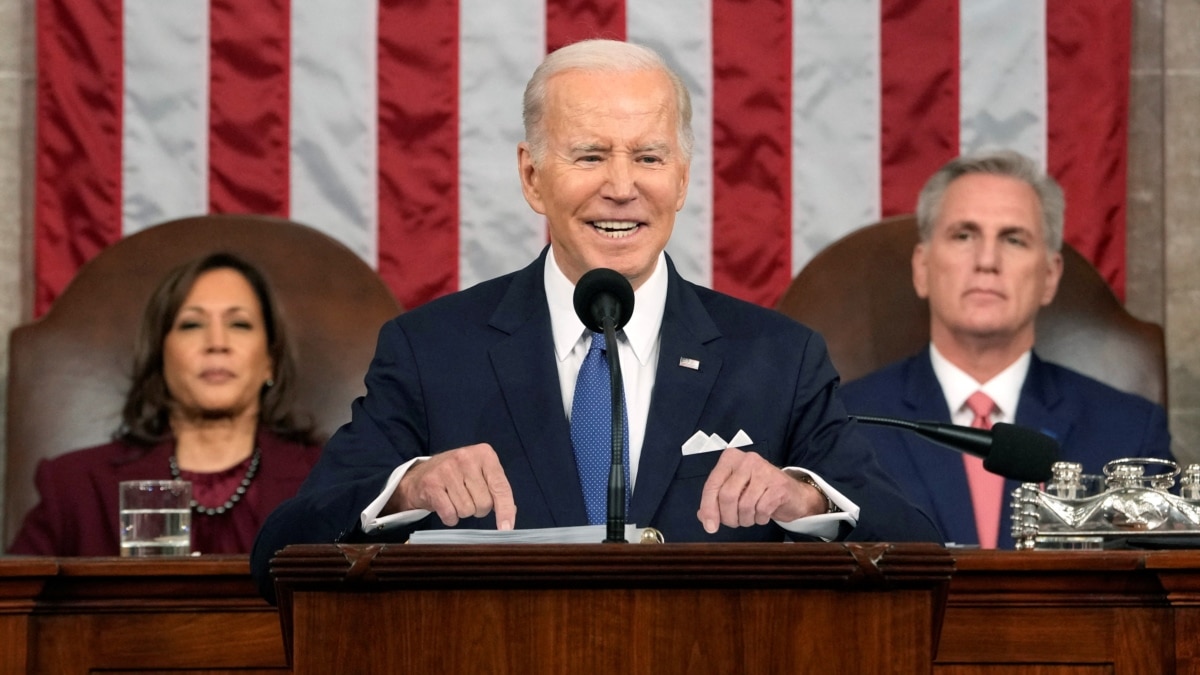 Biden Focuses on Economy, Touts Accomplishments in 2nd State of the Union