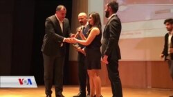 ژمارەیەک ڕۆژنامەوان لە ئەنکەرە خەڵات دەکرێن