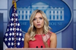 Sekretaris Pers Gedung Putih, Kayleigh McEnany di Gedung Putih, Washington, D.C., 8 Juni 2020. (AP Photo/Patrick Semansky)