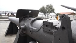 Old naval guns on the Bosporus shore a testament to past struggles over the straits, experts warn a battle could be looming. (Dorian Jones/VOA)