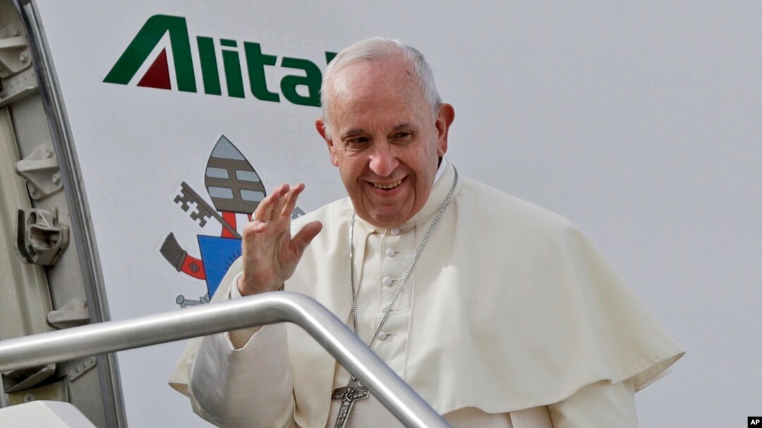 Paus Fransiskus berangkat dari Roma menuju Abu Dhabi, Uni Emirat Arab dengan pesawat Alitalia hari Minggu (3/2). 