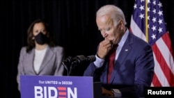 រូបឯកសារ៖លោក​ប្រធានាធិបតី Joe Biden និង​អនុប្រធានាធិបតី​អ្នកស្រី Harris នៅ​ទីក្រុង Wilmington រដ្ឋ Delaware។