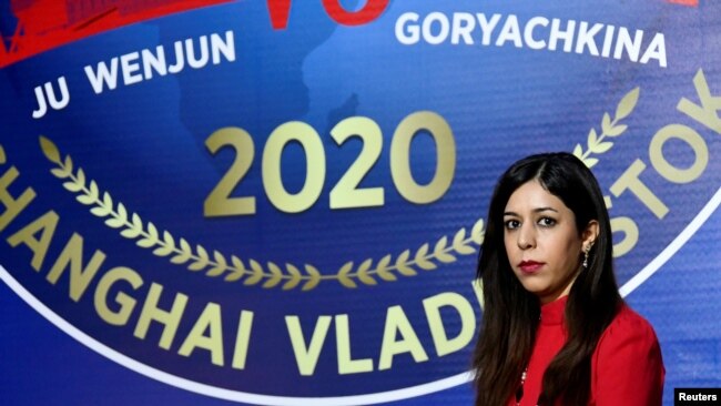 İranın şahmat üzrə beynəlxalq hakimi Şöhrə Bayat Rusiyada qadınlar arasında keçirilən dünya çempionatında hakimlik edir, 16 yanvar, 2020.