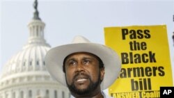 John W. Boyd, Jr., founder and President of the National Black Farmers Association, speaks at a news conference on Capitol Hill in Washington, 23 Sep 2010 (file photo)