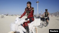 Peserta karnaval di Gurun Pasir Black Rock di Nevada. (Foto: Ilustrasi)