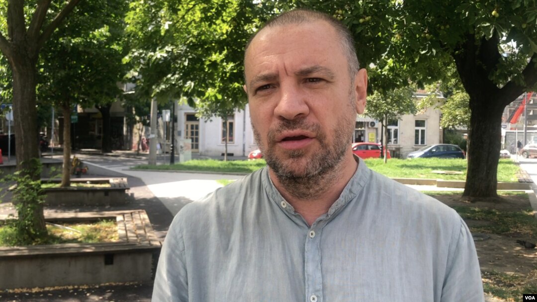ARHIVA - Vuk Cvijić, novinar NIN-a, govori za Glas Amerike 27. jula 2021.