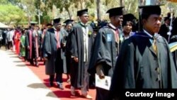 ZINASU gender secretary, Joana Mamombe, says lecturers demanding sex for marks are being protected by their colleagues and deans.