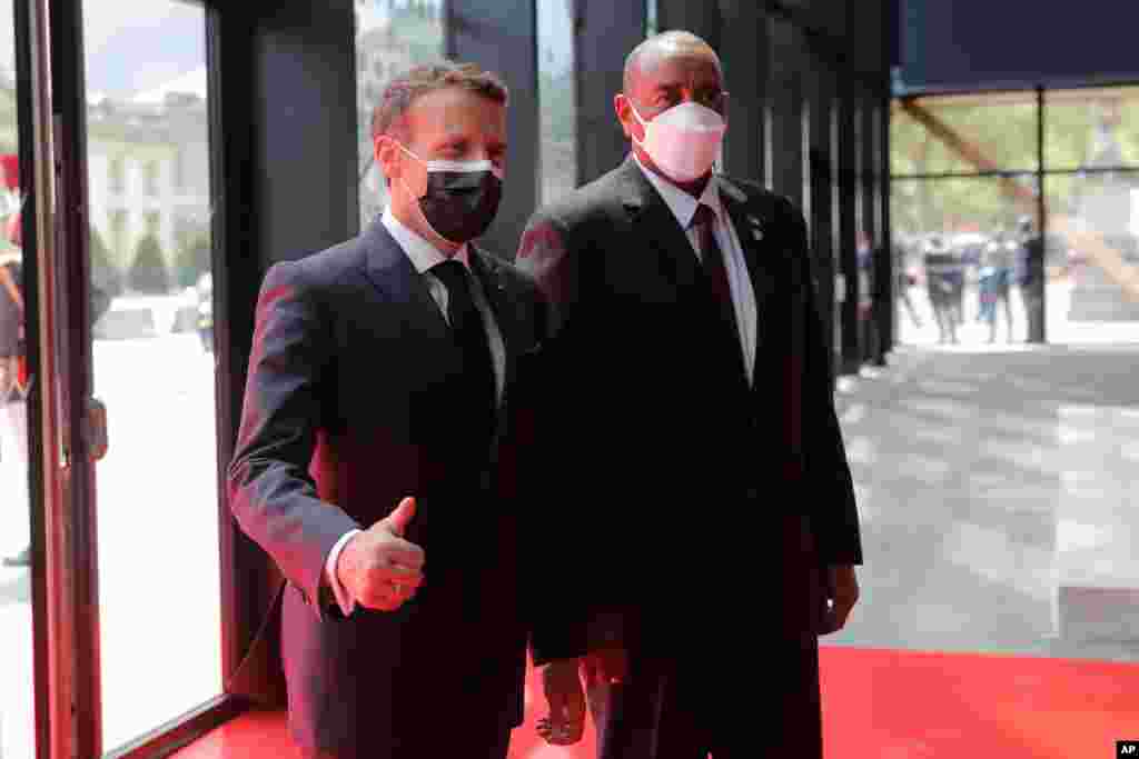 Fransa prezidenti Emmanuel Makron Sudanın hakim suverenlik şurasının rəhbəri Əbdel-Fəttah Burhanı qəbul edib