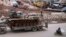 L'artillerie de l'armée turque arrive dans l'est d'Idleb, en Syrie, le 15 février 2020.