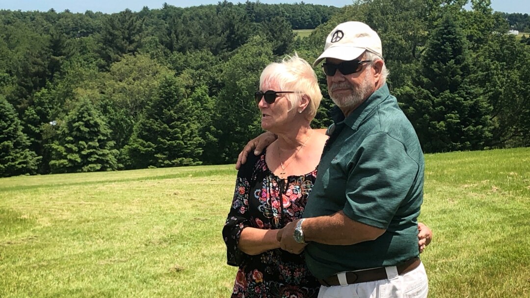 Still Feelin' Groovy: Woodstock Photo Couple Together After All These Years