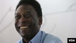 Legenda sepakbola dari Brazil, Pele sukses menjalani operasi pinggul (foto: dok).