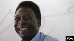 Legenda sepakbola dari Brazil, Pele.