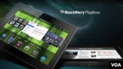 De tamaño menor que el iPad, la BlackBerry PlayBook también pesa menos. Su sistema operativo ha sido creado desde cero para el tablet.