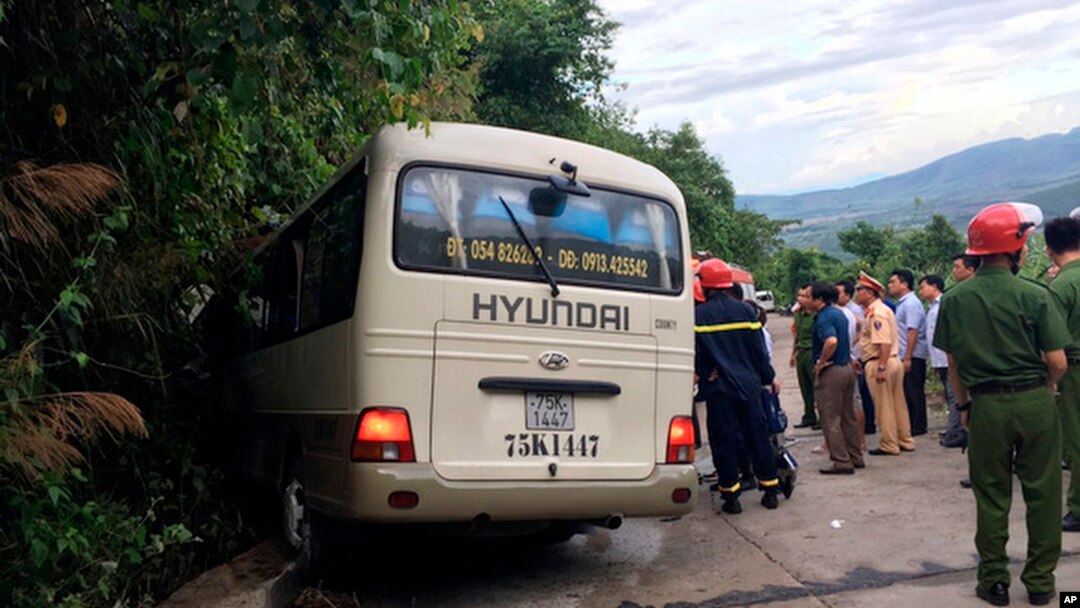 Kecelakaan bus di Hue, Vietnam, 11 Mei 2019. (Foto: dok).