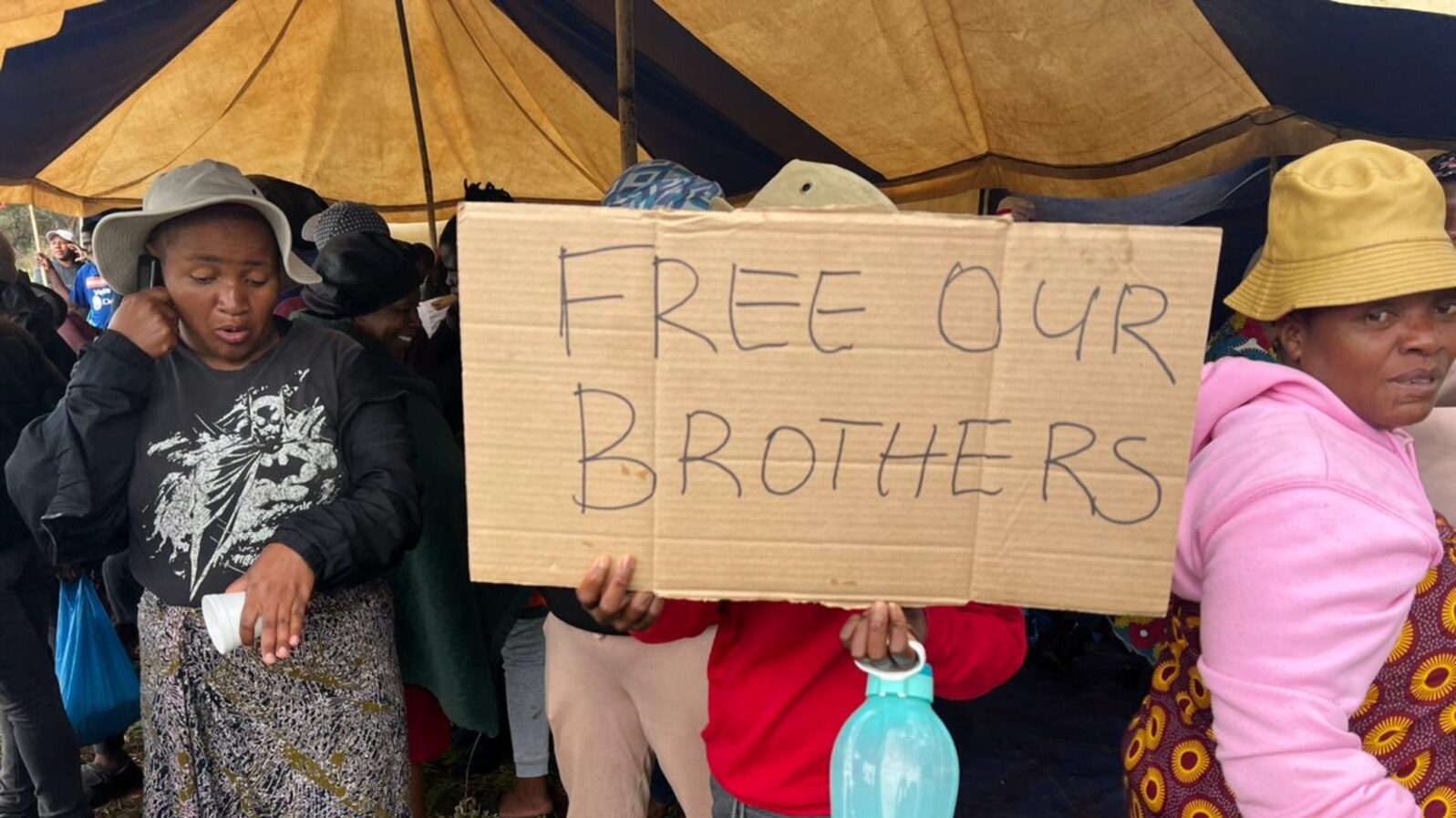 Abatshengiselayo phandle komgodi wegolide eStilfontein eSouth Africa