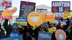 Manifestations à la Cour suprême contre les restrictions à l'avortement