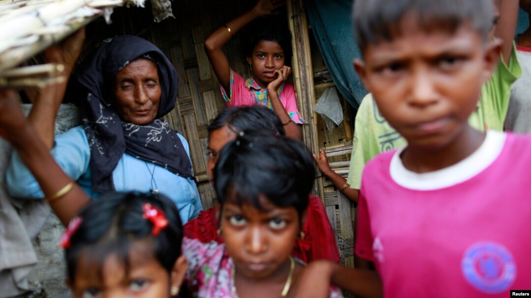 Pengungsi Muslim Rohingya di kamp Bawdupa di luar Sittwe, Burma (11/8/2013). 