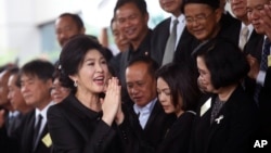 泰国前总理英拉7月21日来到曼谷的高等法院接受最后一天的聆讯。（2017年7月21日）